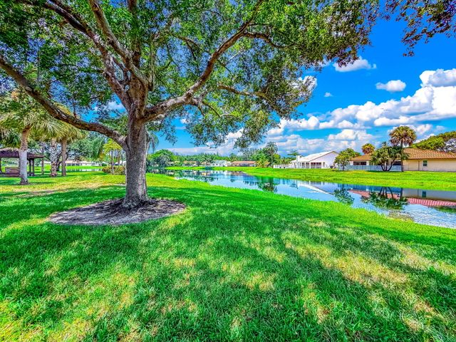 39 Vía De Casas Norte, Boynton Beach, FL 33426