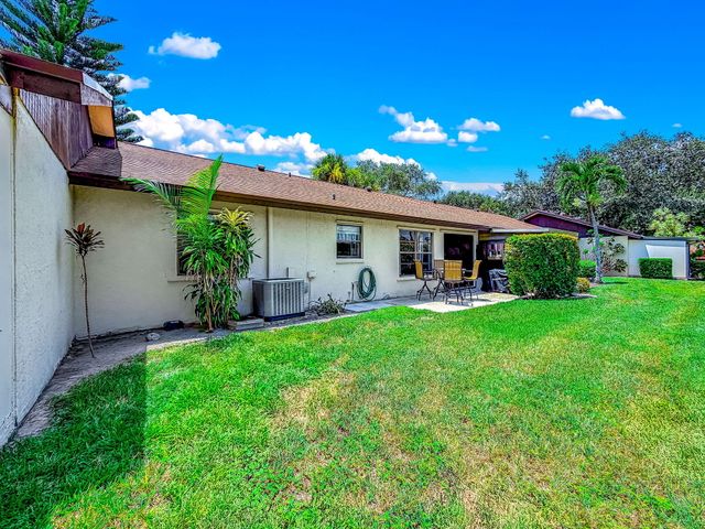 39 Vía De Casas Norte, Boynton Beach, FL 33426