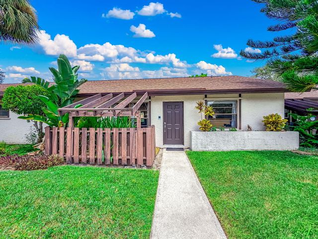 39 Vía De Casas Norte, Boynton Beach, FL 33426