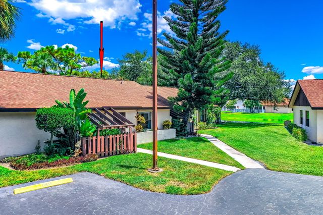 39 Vía De Casas Norte, Boynton Beach, FL 33426