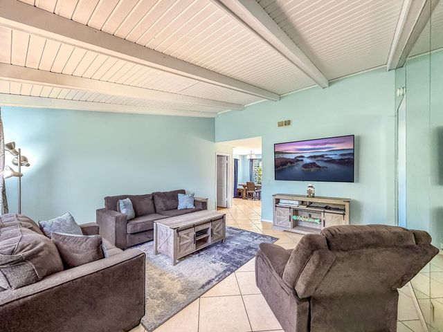 39 Vía De Casas Norte, Boynton Beach, FL 33426