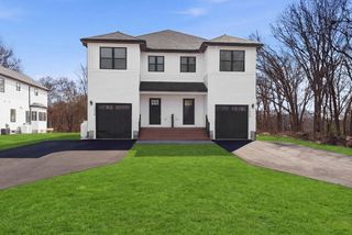 142 Fisher St A, Attleboro, MA 02703