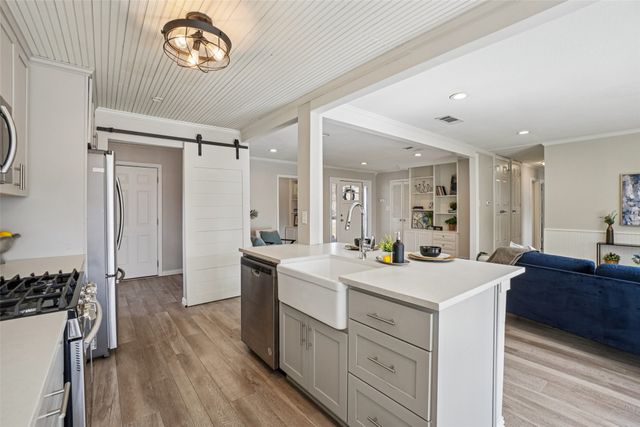 627 Bedford Drive, Richardson, TX 75080