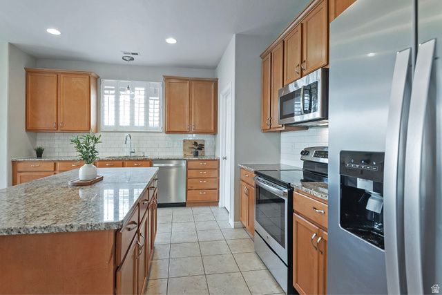 951 N AMBERLY DR, North Salt Lake, UT 84054