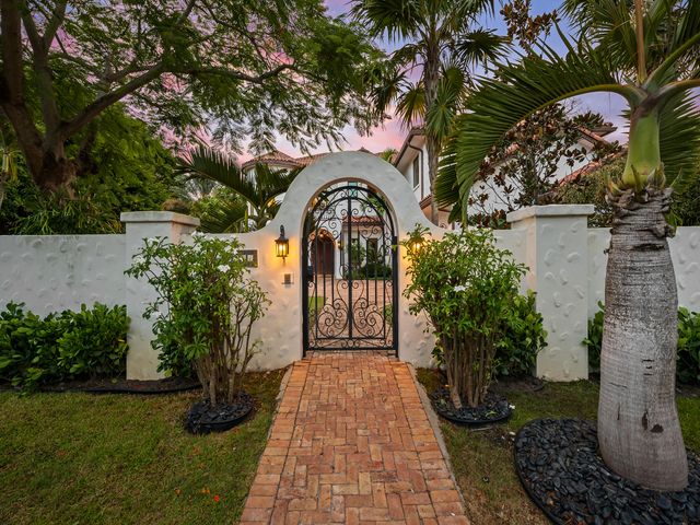 2101 MIDDLE RIVER Drive, Fort Lauderdale, FL 33305