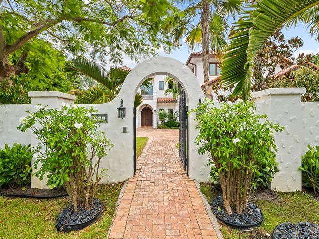 2101 MIDDLE RIVER Drive, Fort Lauderdale, FL 33305