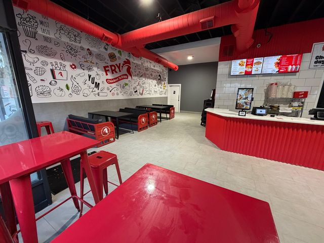 2441 N Clark Street, Chicago, IL 60614