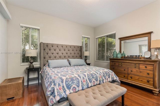 1784 Aspen Ln, Weston, FL 33327