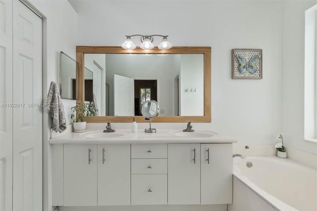 1784 Aspen Ln, Weston, FL 33327