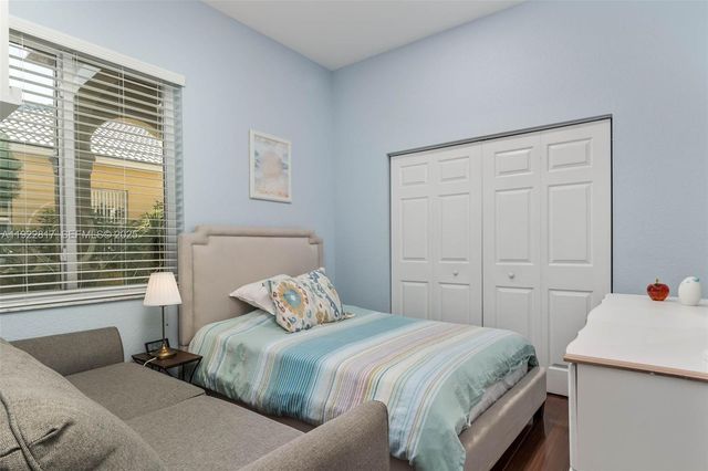 1784 Aspen Ln, Weston, FL 33327