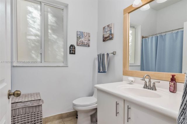 1784 Aspen Ln, Weston, FL 33327