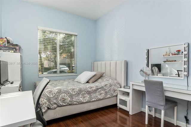 1784 Aspen Ln, Weston, FL 33327