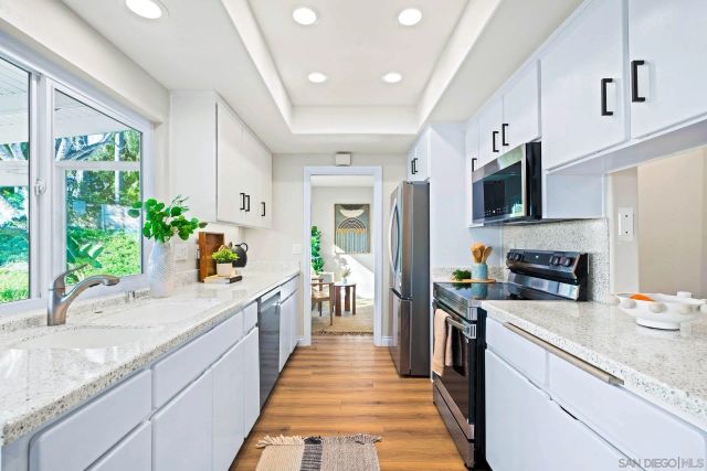 831 Santa Rosita, Solana Beach, CA 92075