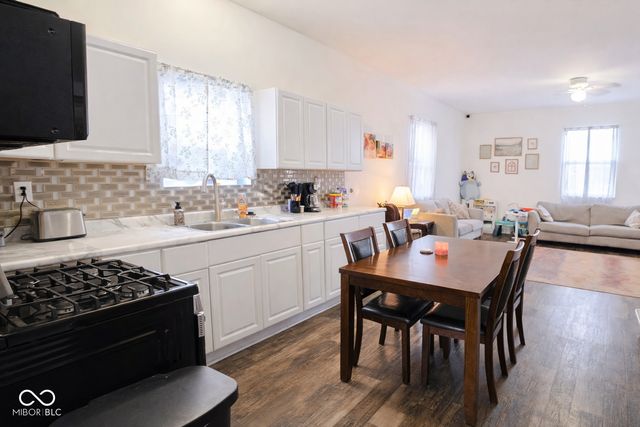 522 E 4th Street, Seymour, IN 47274