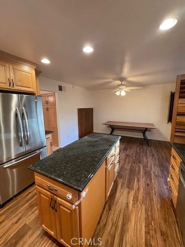 6201 Shoup 79, Woodland Hills, CA 91367