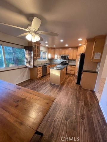 6201 Shoup 79, Woodland Hills, CA 91367