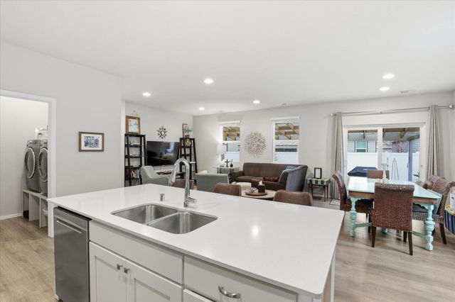 1129 E Gallium Ln, Colbert, WA 99005