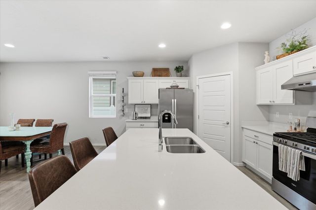 1129 E Gallium Ln, Colbert, WA 99005