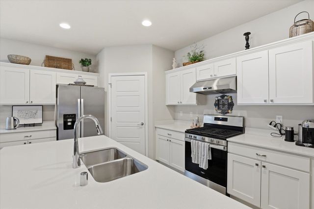 1129 E Gallium Ln, Colbert, WA 99005