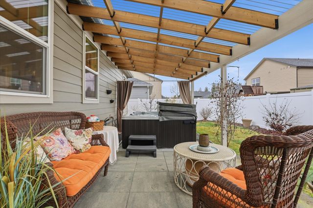 1129 E Gallium Ln, Colbert, WA 99005