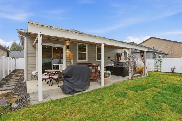 1129 E Gallium Ln, Colbert, WA 99005