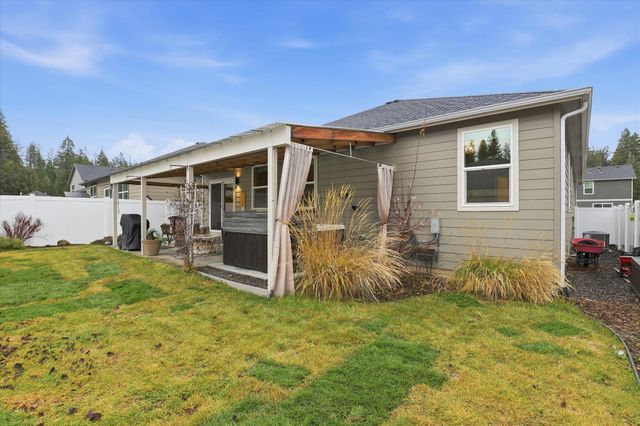 1129 E Gallium Ln, Colbert, WA 99005