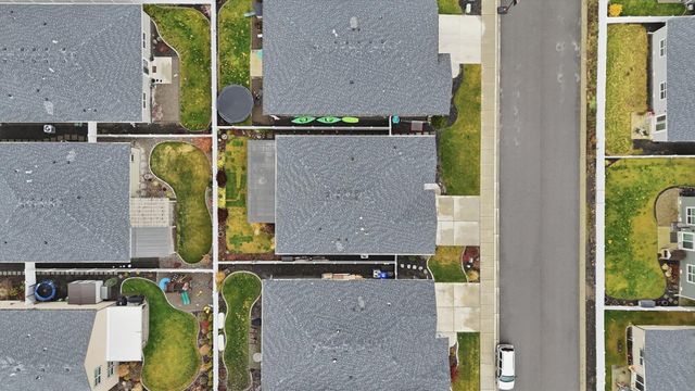 1129 E Gallium Ln, Colbert, WA 99005