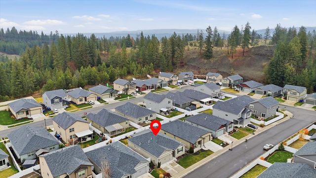 1129 E Gallium Ln, Colbert, WA 99005