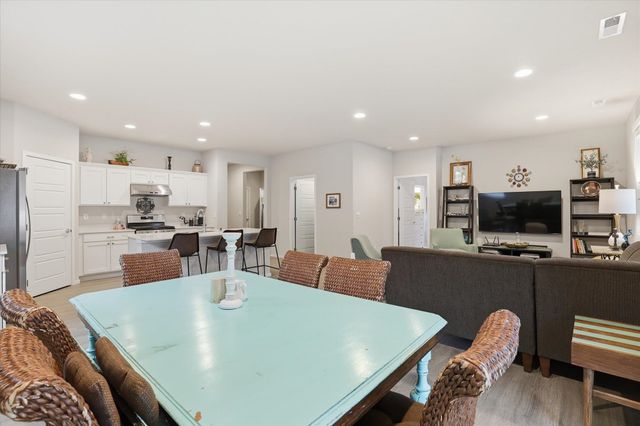 1129 E Gallium Ln, Colbert, WA 99005