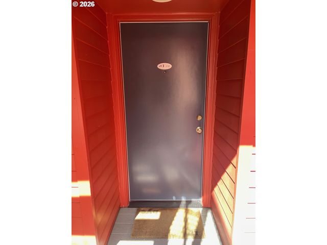910 Nw NAITO Pkwy I-12, Portland, OR 97209