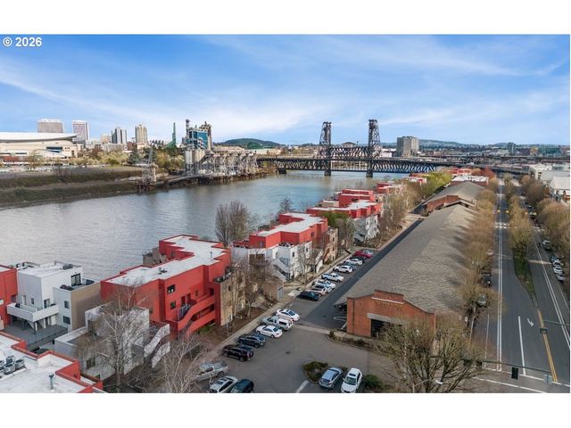 910 Nw NAITO Pkwy I-12, Portland, OR 97209