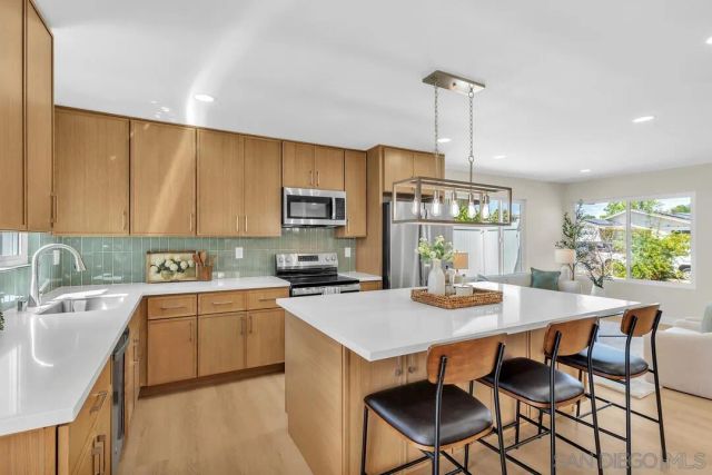 11374 Spica Dr, San Diego, CA 92126