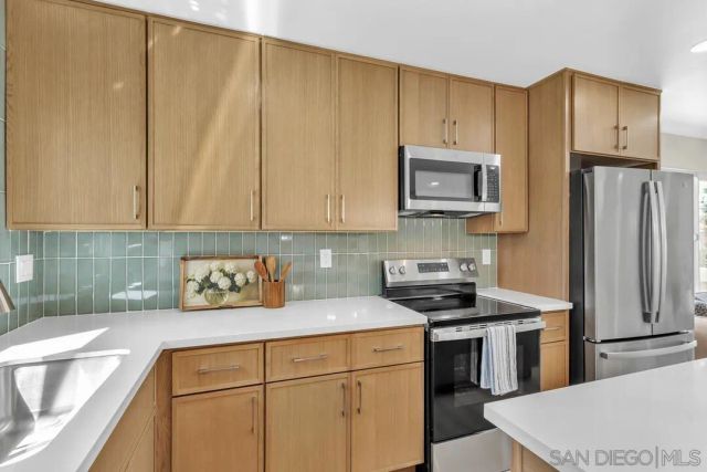 11374 Spica Dr, San Diego, CA 92126