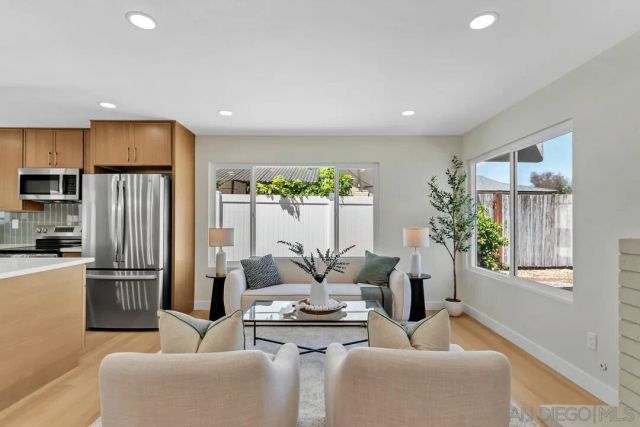 11374 Spica Dr, San Diego, CA 92126
