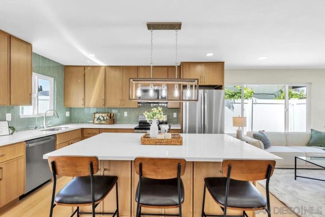 11374 Spica Dr, San Diego, CA 92126