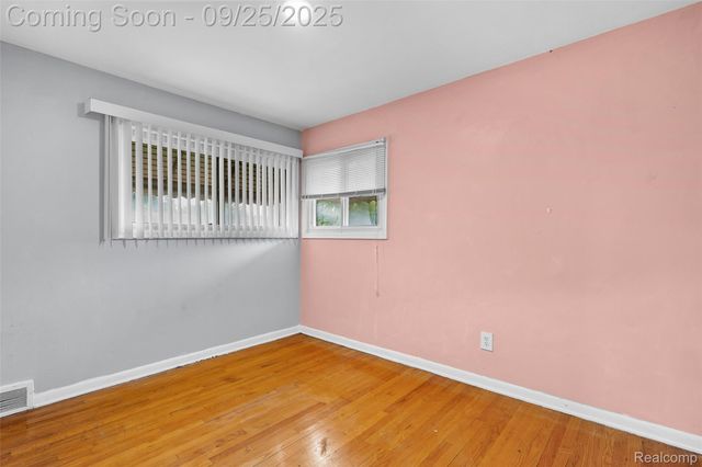 120 Lathers Street, Garden City, MI 48135