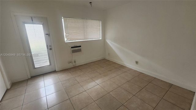 280 SW 11th Ave 5, Hallandale Beach, FL 33009