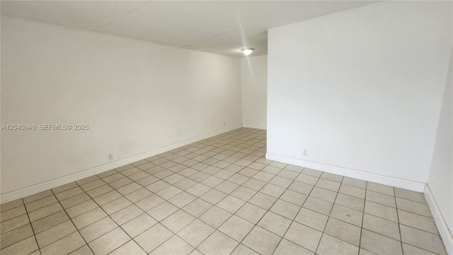 280 SW 11th Ave 5, Hallandale Beach, FL 33009