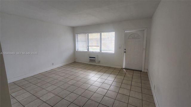 280 SW 11th Ave 5, Hallandale Beach, FL 33009