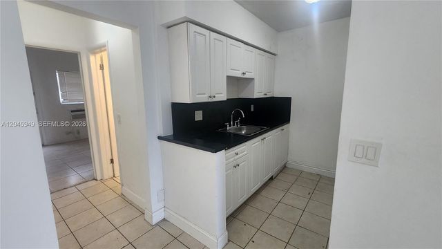 280 SW 11th Ave 5, Hallandale Beach, FL 33009
