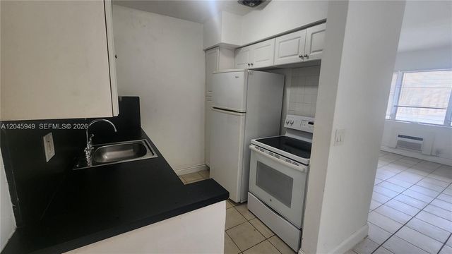 280 SW 11th Ave 5, Hallandale Beach, FL 33009