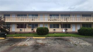 280 SW 11th Ave 5, Hallandale Beach, FL 33009