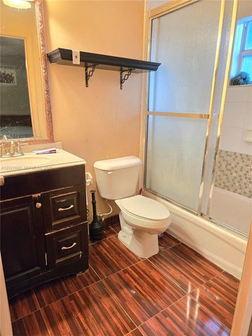 7255 NW 173rd Dr 801-8, Hialeah, FL 33015