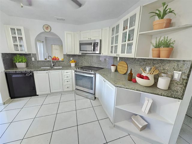 7255 NW 173rd Dr 801-8, Hialeah, FL 33015