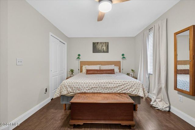 18 Cooks Court, Halfmoon, NY 12188