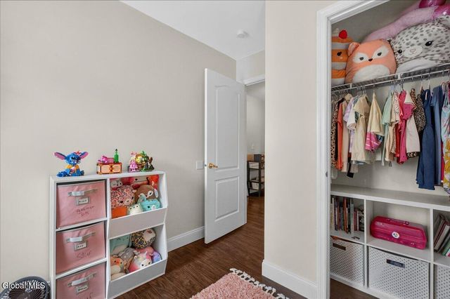 18 Cooks Court, Halfmoon, NY 12188