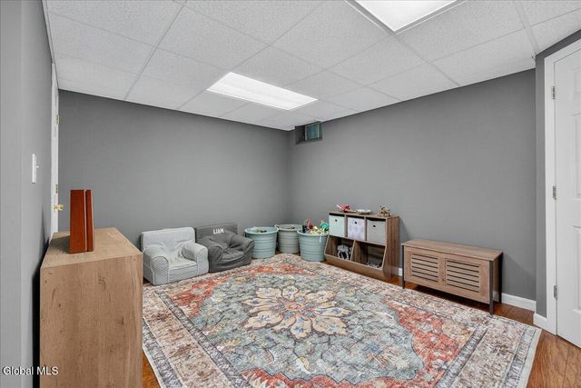 18 Cooks Court, Halfmoon, NY 12188