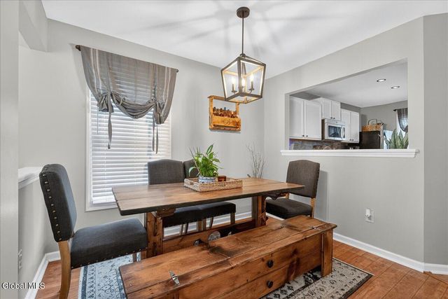 18 Cooks Court, Halfmoon, NY 12188