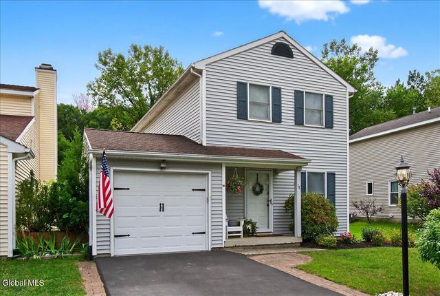 18 Cooks Court, Halfmoon, NY 12188