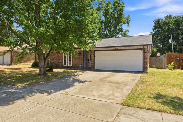 1912 Westover Drive, Arlington, TX 76015